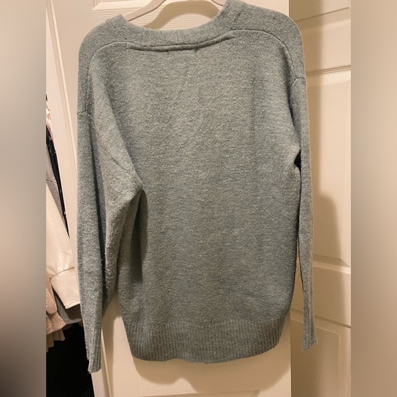H&M V-Neck Sweater - Picture 4 of 7